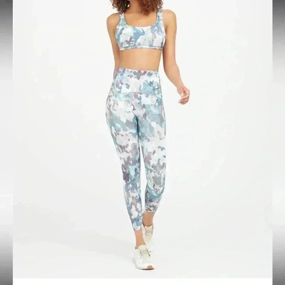 SPANX Pants - Spanx Booty Boost Active Print 7/8 Purple/Blue Capri Leggings Size S
